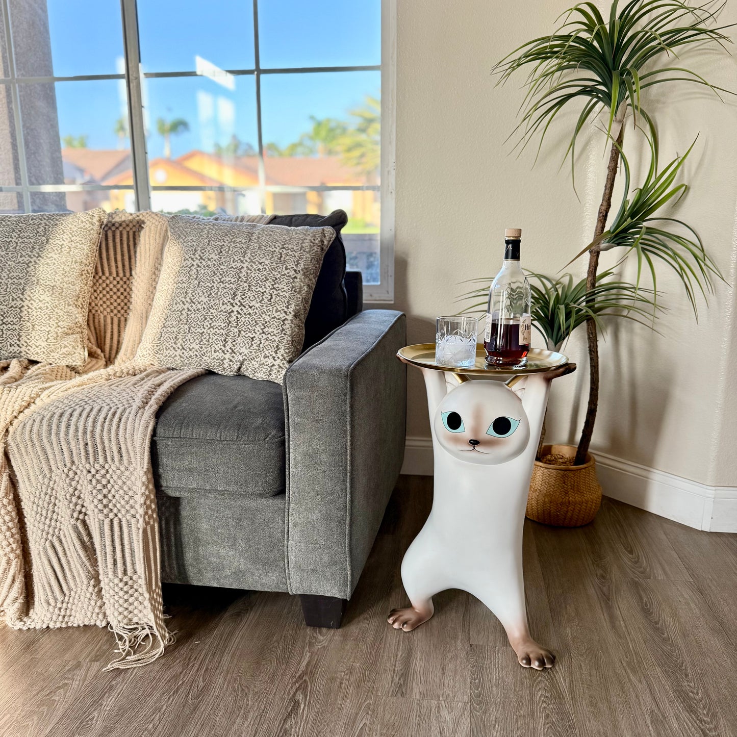 Modern Resin Cat Side Table with Gold Tray – Decorative Floor Figurine End Table